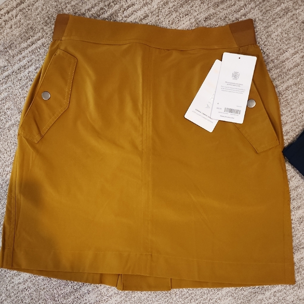 Athleta Vienna Cargo Skort in Mustard/Gold